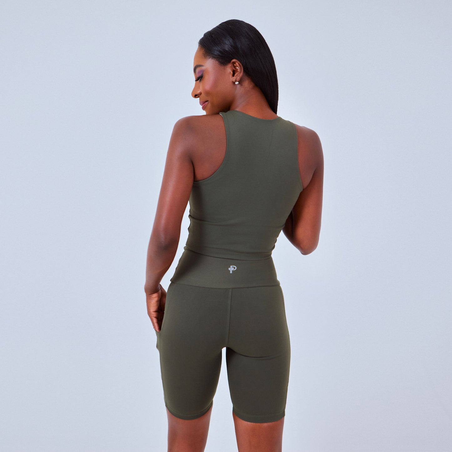 Biker con bolsillos y cintura alta para gym, ciclismo, yoga y running.
