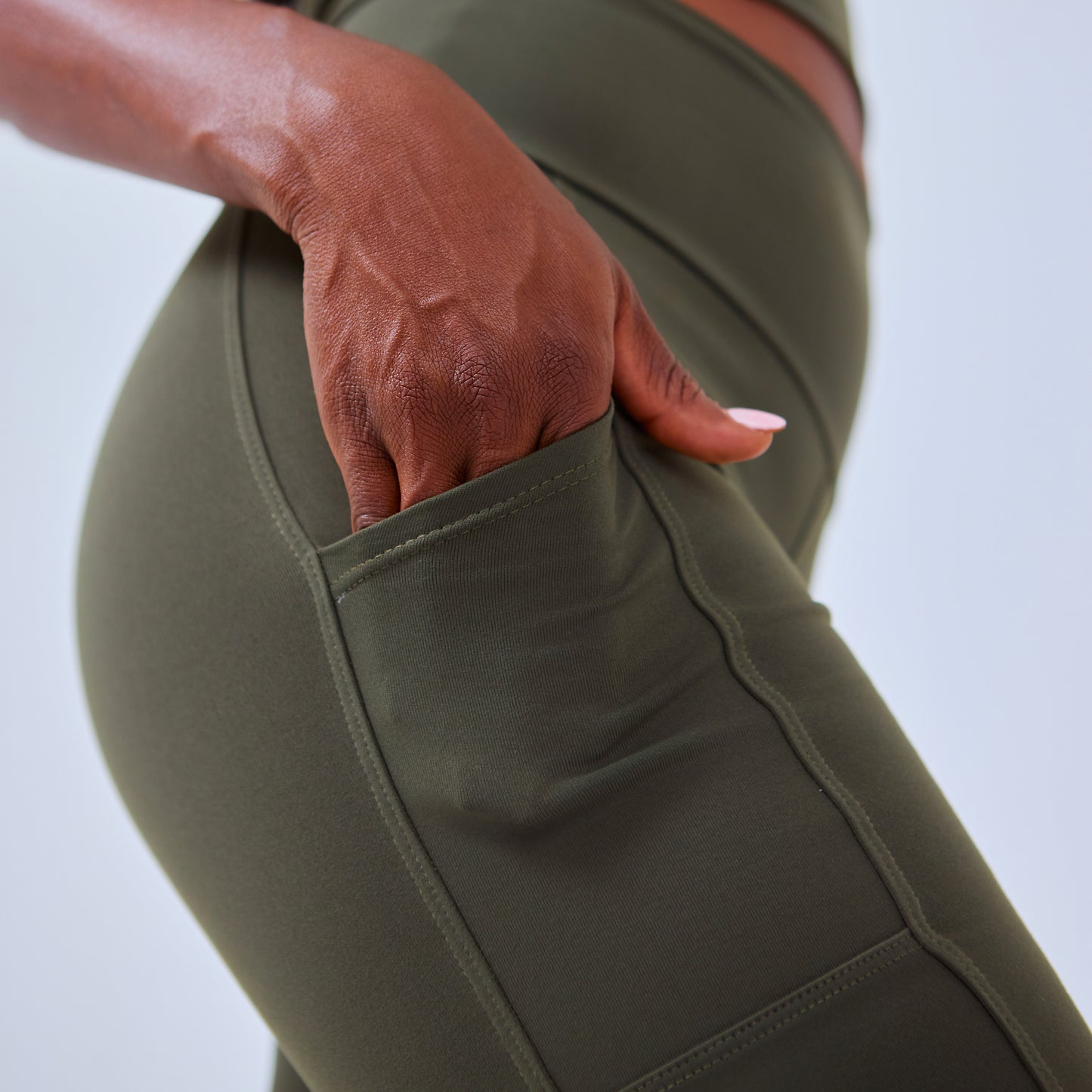 Biker con bolsillos y cintura alta para gym, ciclismo, yoga y running.